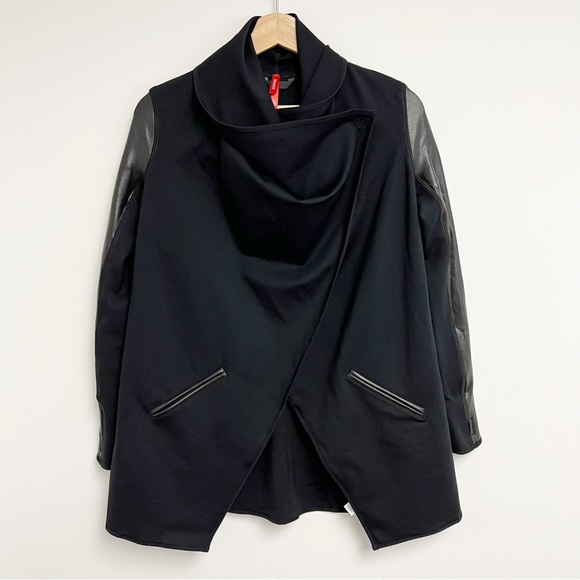 NEW Spanx Drape Front Jacket Black Sz XS Faux Leather Accents Snap Closure - Picture 2 of 13